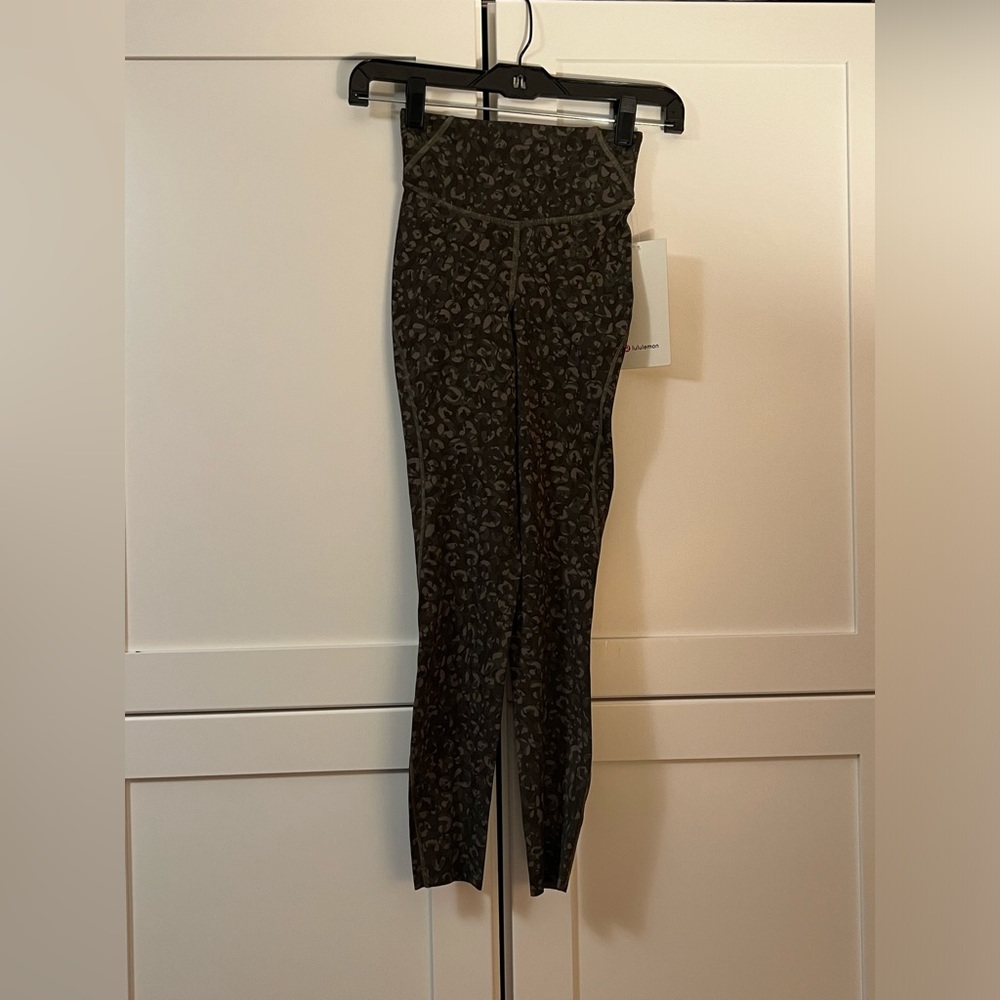 Lululemon Base Pace HR Tight 25”
